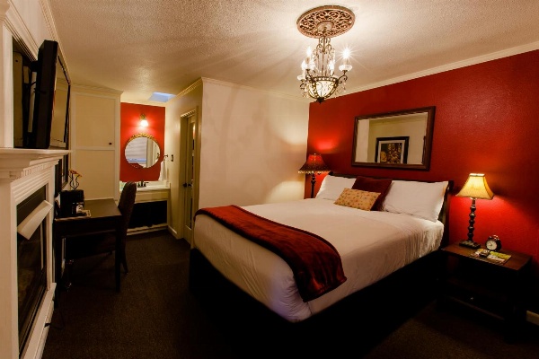 Strawberry Valley Inn image 6